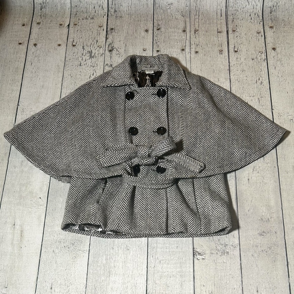 Steve Madden Women Herringbone Wool Blend Cape Jacket Owl Lining Black White S/M